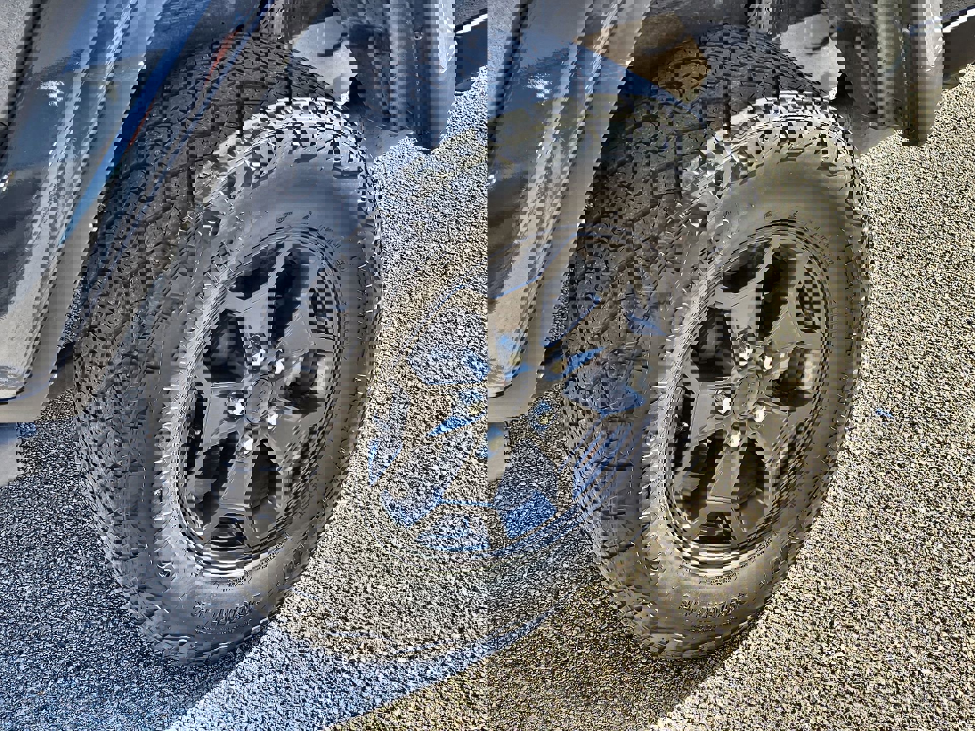 Used 2021 Jeep Gladiator Willys image 10