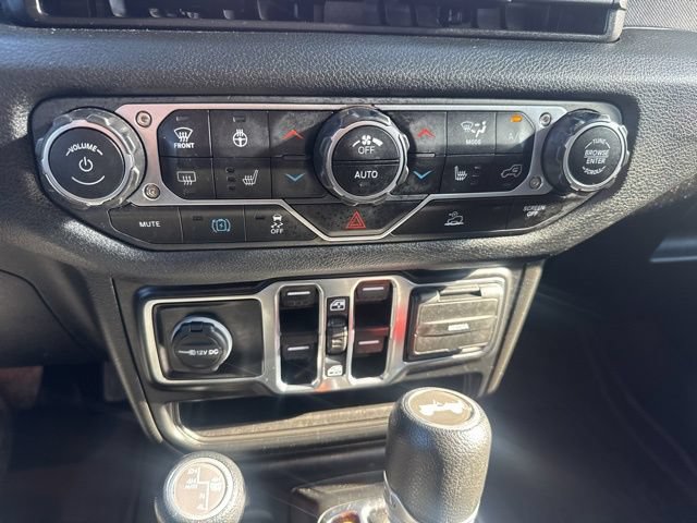 Used 2024 Jeep Wrangler Unlimited w/ Convenience Group AWD/4WD image 31