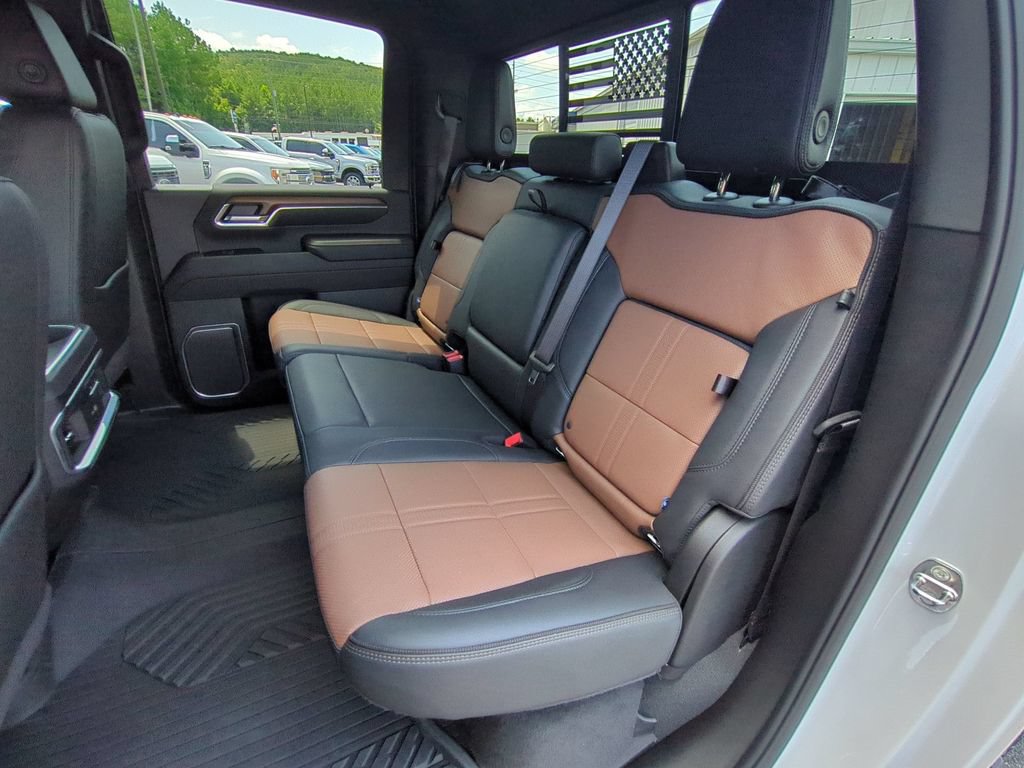 Used 2024 Chevrolet Silverado 3500 High Country w/ High Country Premium Package AWD/4WD image 17