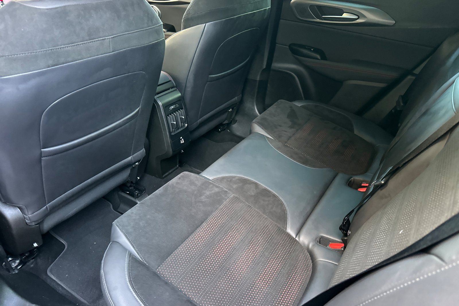 Used 2024 Dodge Hornet R/T Plus image 11