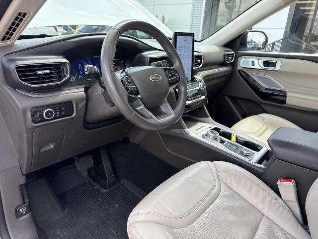 Certified 2023 Ford Explorer Platinum w/ Technology Package AWD/4WD image 30