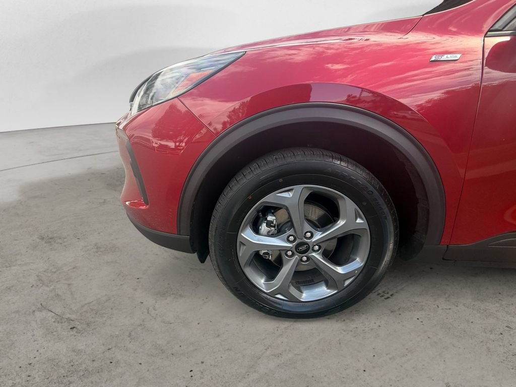 Certified 2025 Ford Escape ST-Line Select AWD/4WD image 9