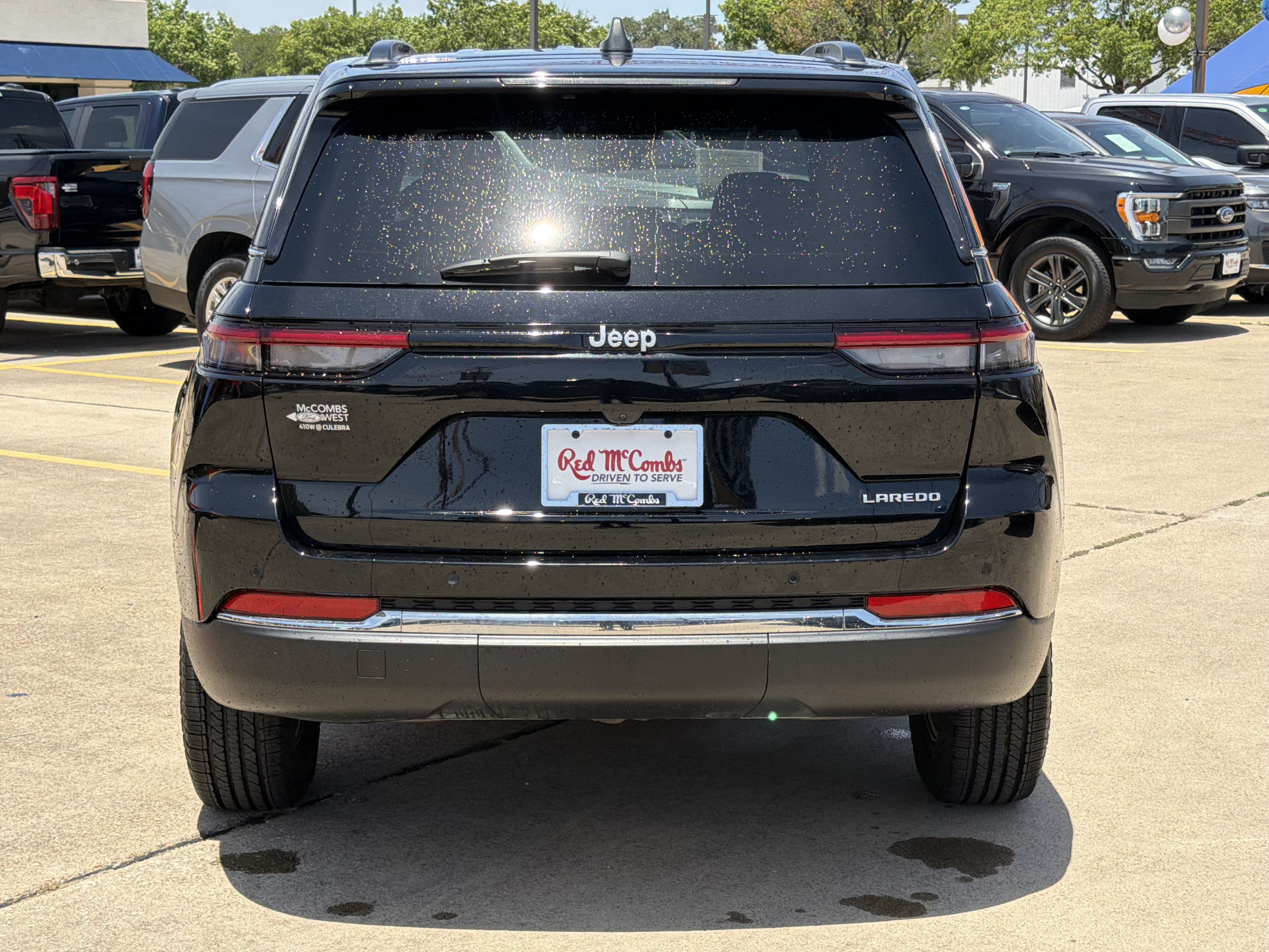 Used 2025 Jeep Grand Cherokee Laredo RWD image 7