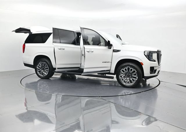 Used 2023 GMC Yukon XL Denali Ultimate AWD/4WD image 59