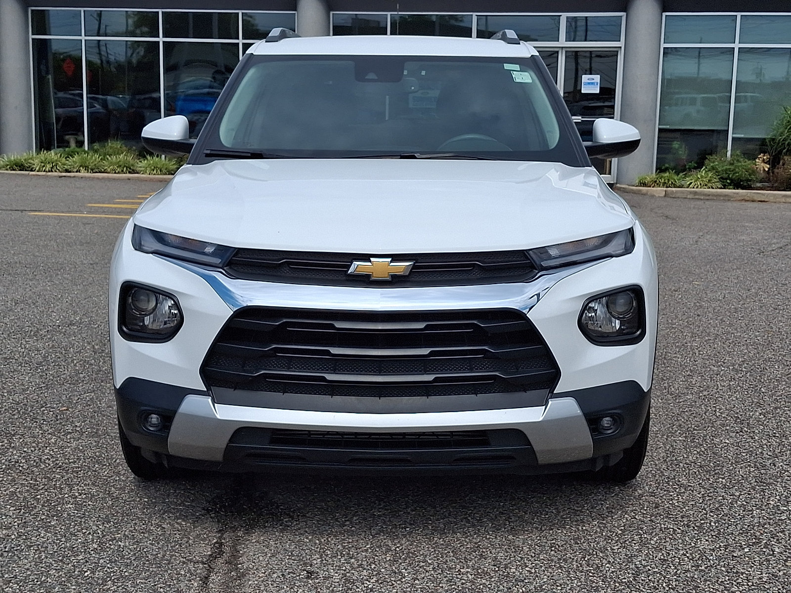 Used 2023 Chevrolet TrailBlazer LT w/ Convenience Package AWD/4WD image 3