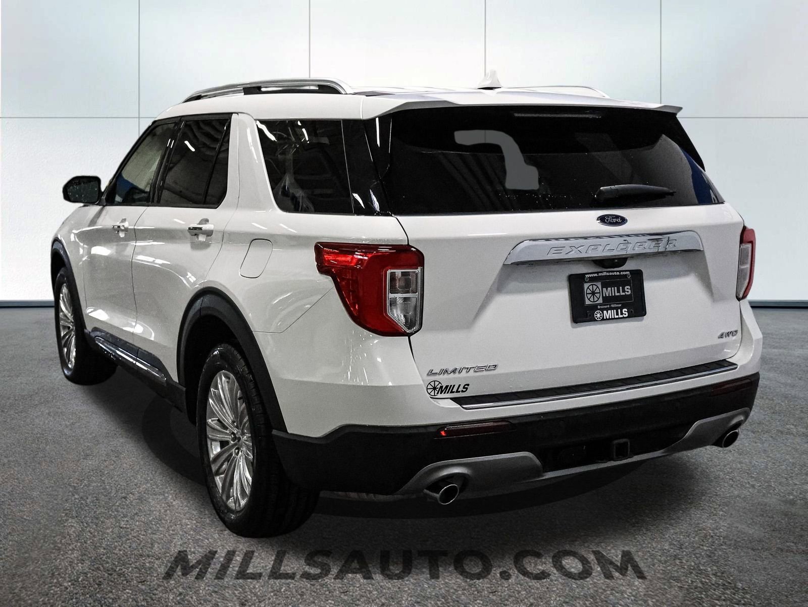 Certified 2023 Ford Explorer Limited w/ Limited Technology Package AWD/4WD image 5