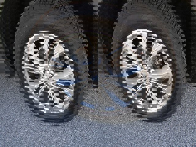 Certified 2022 Ford Explorer Limited w/ Equipment Group 301A image 9