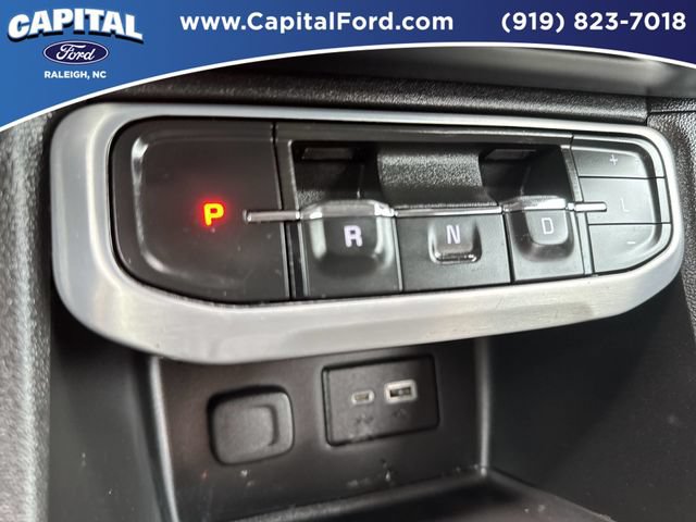 Used 2022 GMC Acadia SLE w/ Driver Convenience Package FWD image 31