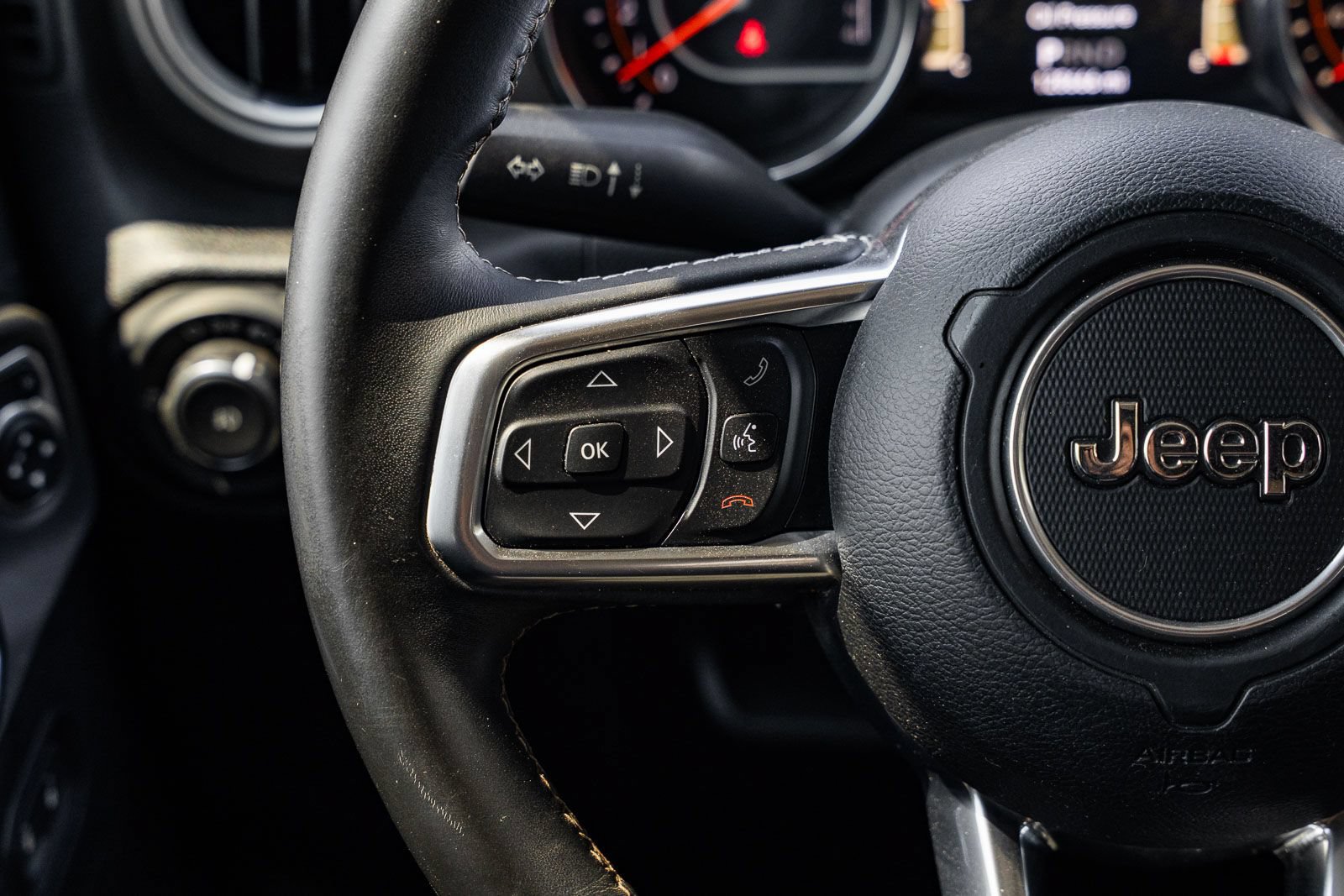 Used 2019 Jeep Wrangler Unlimited Sahara AWD/4WD image 24
