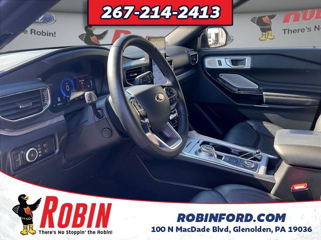 Certified 2024 Ford Explorer Platinum w/ Technology Package AWD/4WD image 17