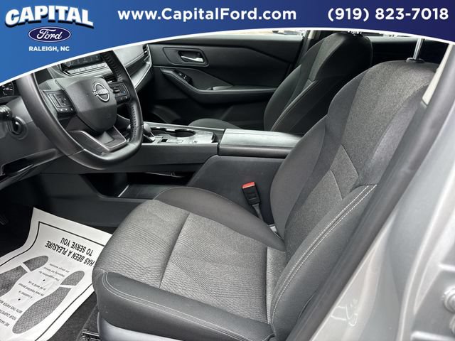Used 2025 Nissan Rogue SV FWD image 19