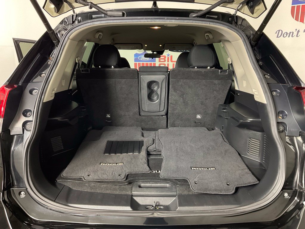 Used 2019 Nissan Rogue SV w/ Premium Package FWD image 11