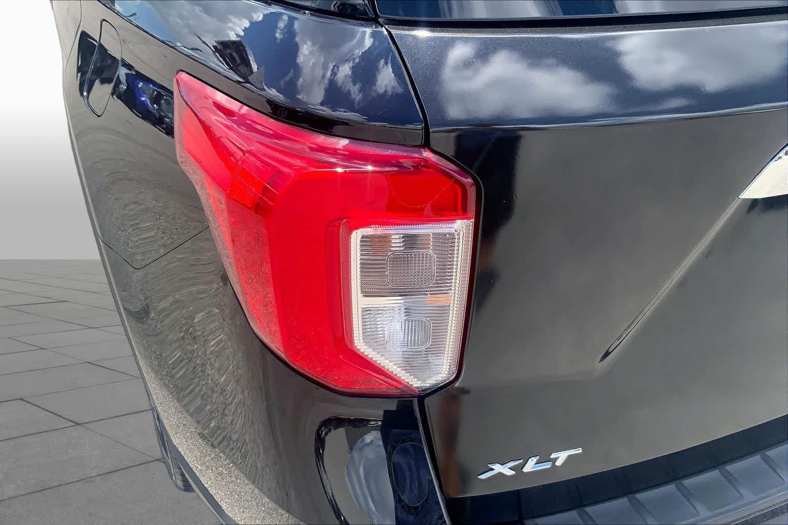 Certified 2023 Ford Explorer XLT w/ Equipment Group 202A AWD/4WD image 29
