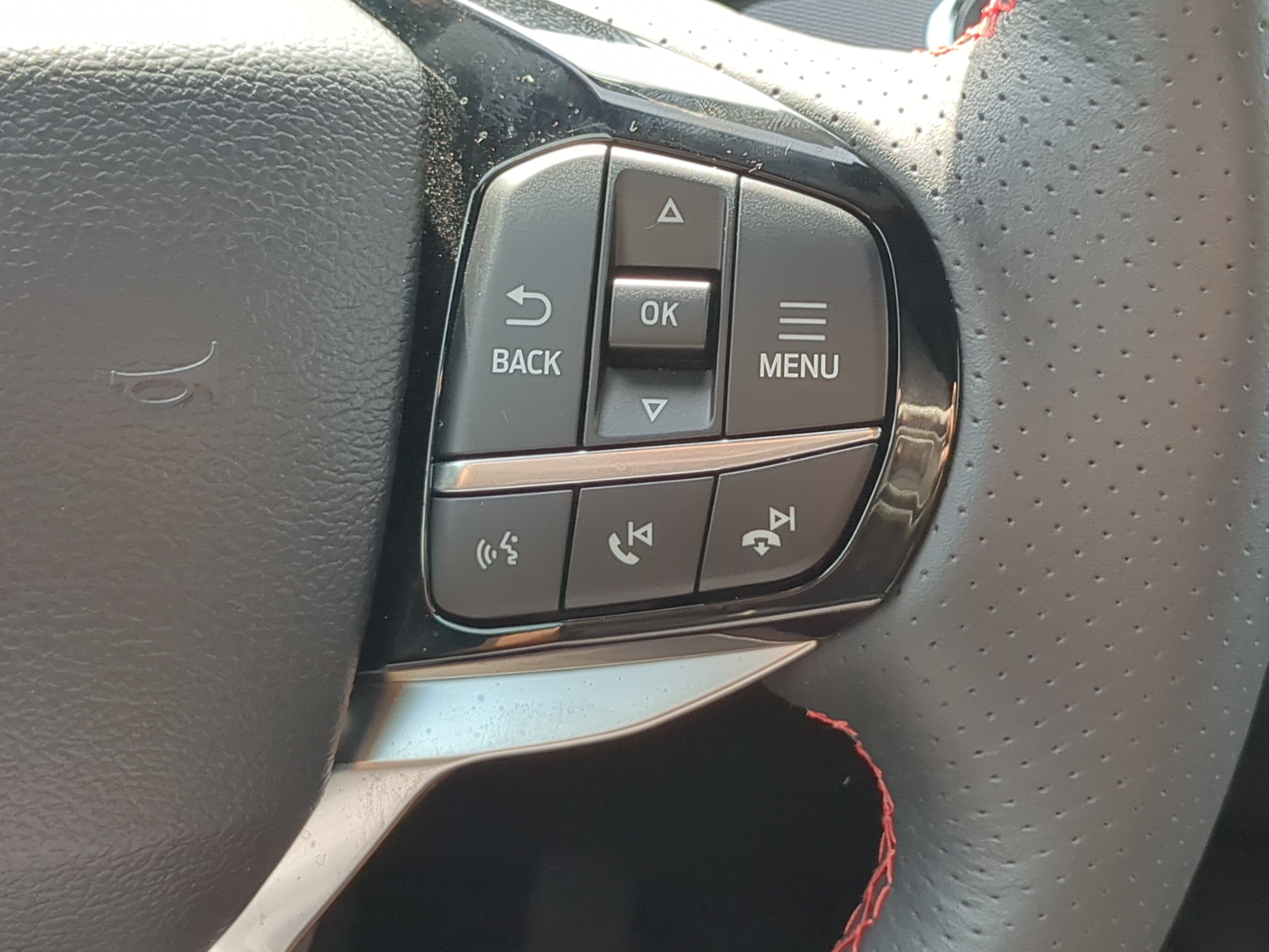 Certified 2025 Ford Explorer ST-Line w/ Premium Package AWD/4WD image 25