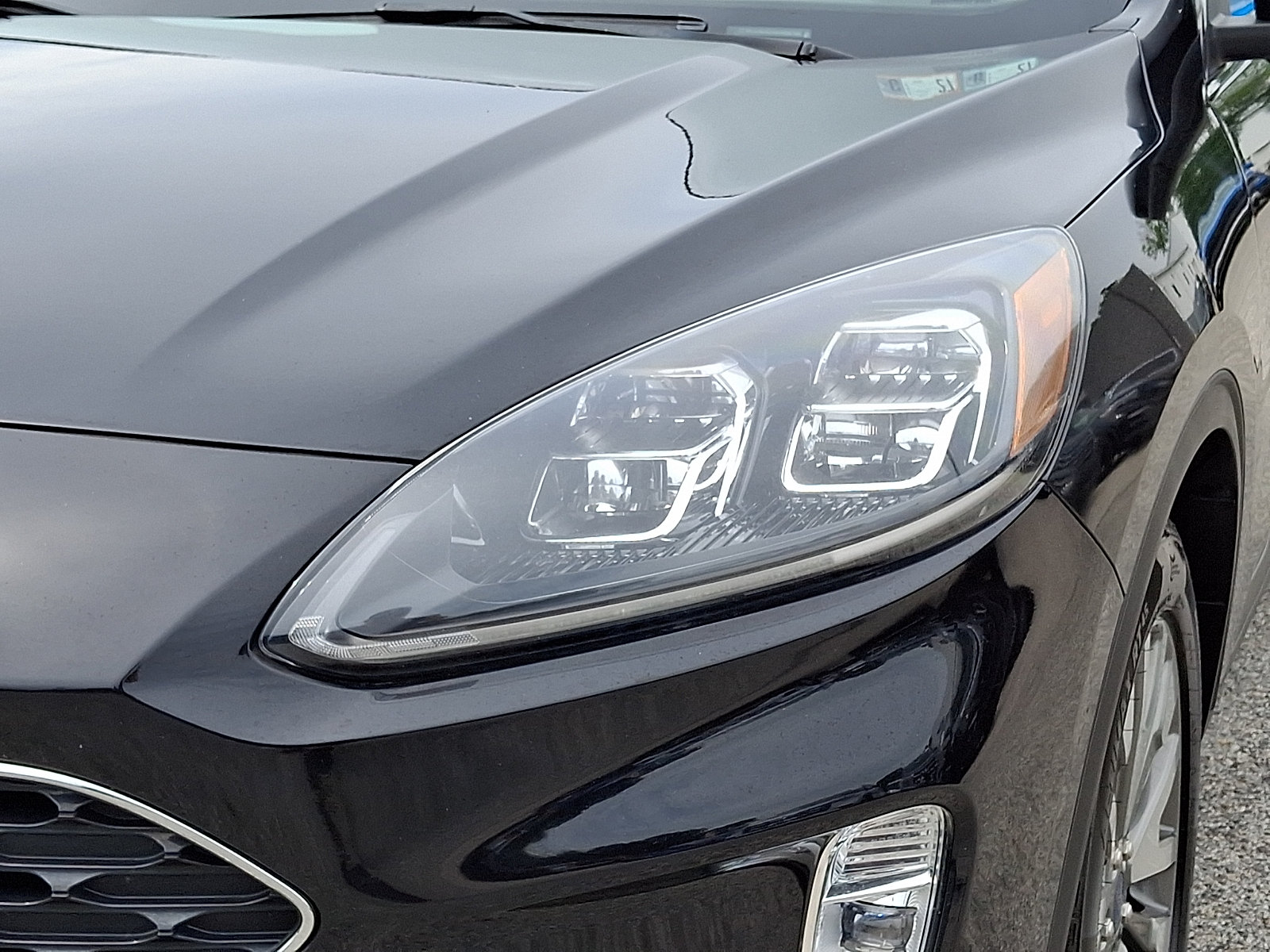 Certified 2022 Ford Escape Titanium AWD/4WD image 12