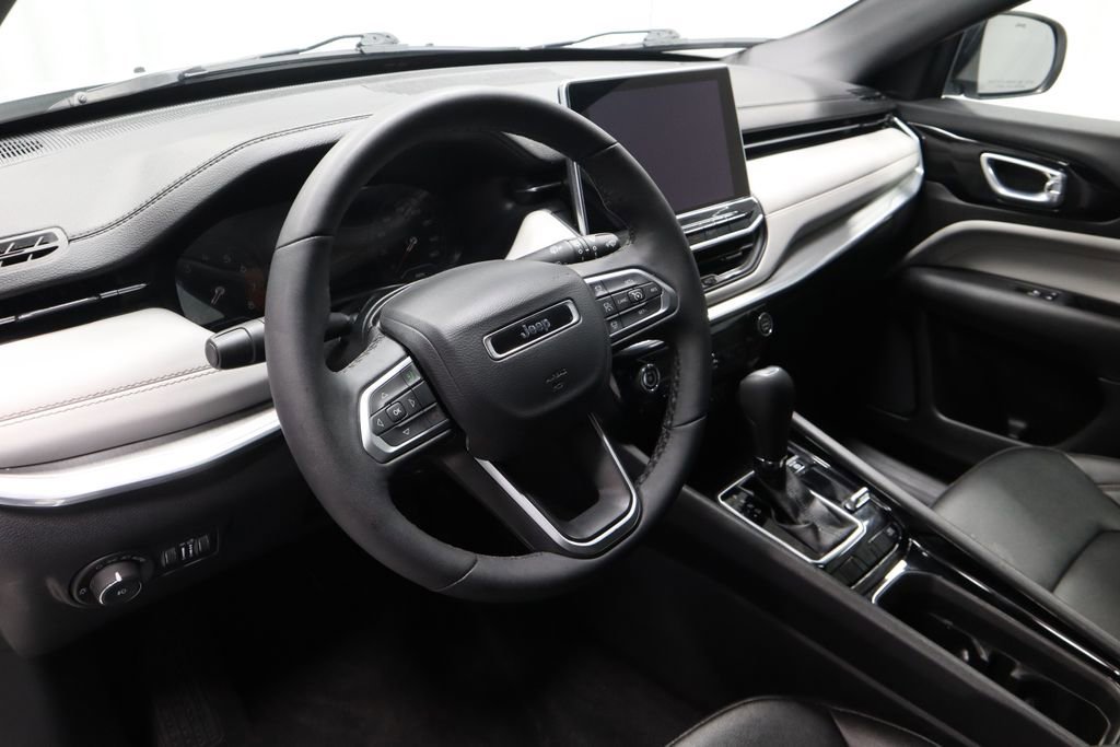 Used 2024 Jeep Compass Limited AWD/4WD image 25