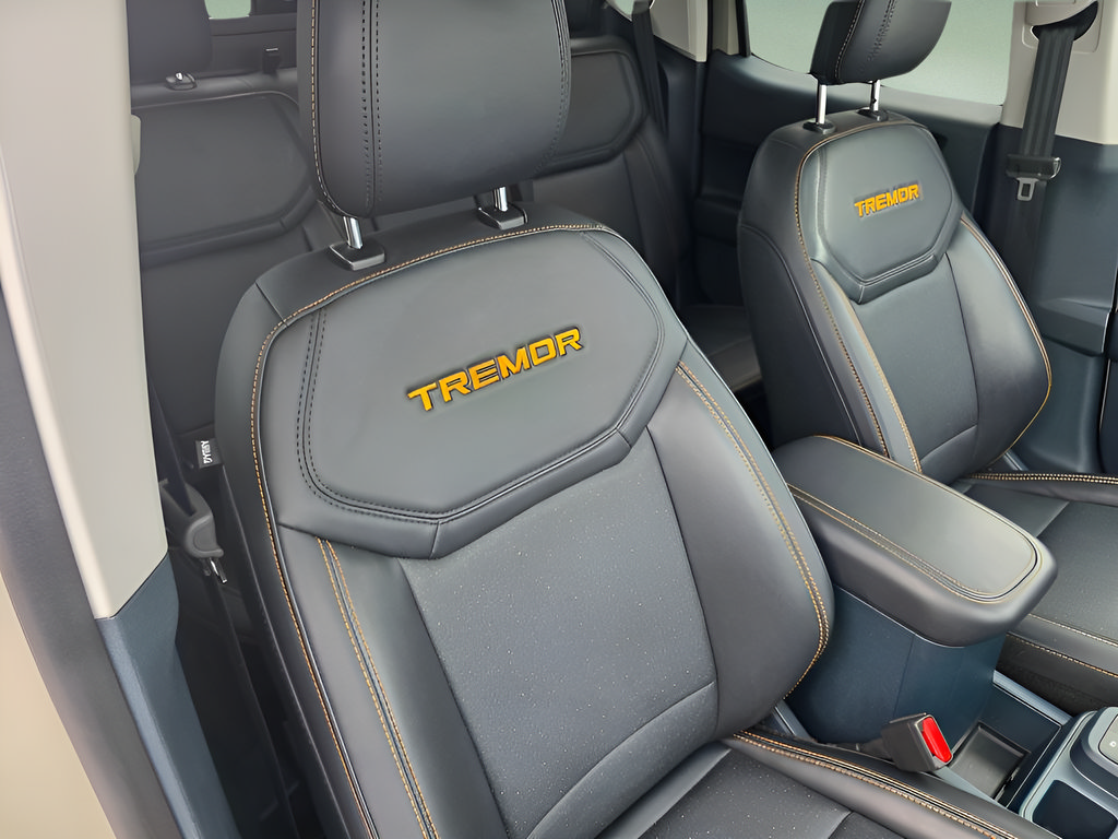 Certified 2025 Ford Maverick Tremor AWD/4WD image 33