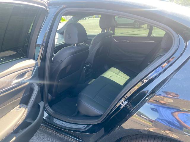 Used 2022 BMW 530i w/ Convenience Package image 28