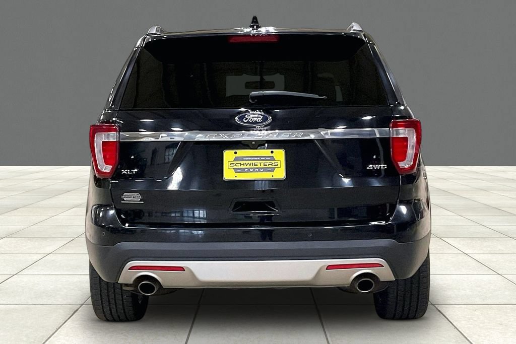 Certified 2017 Ford Explorer XLT w/ Equipment Group 202A AWD/4WD image 4