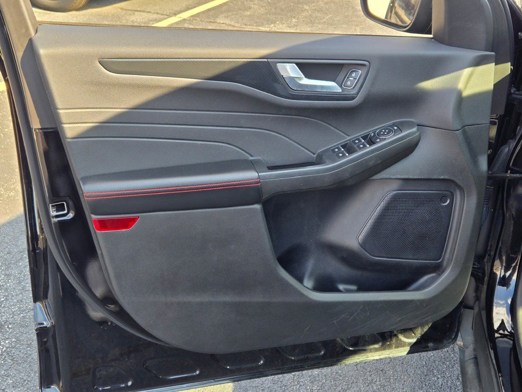 Certified 2023 Ford Escape ST-Line w/ Tech Pack #1 image 18