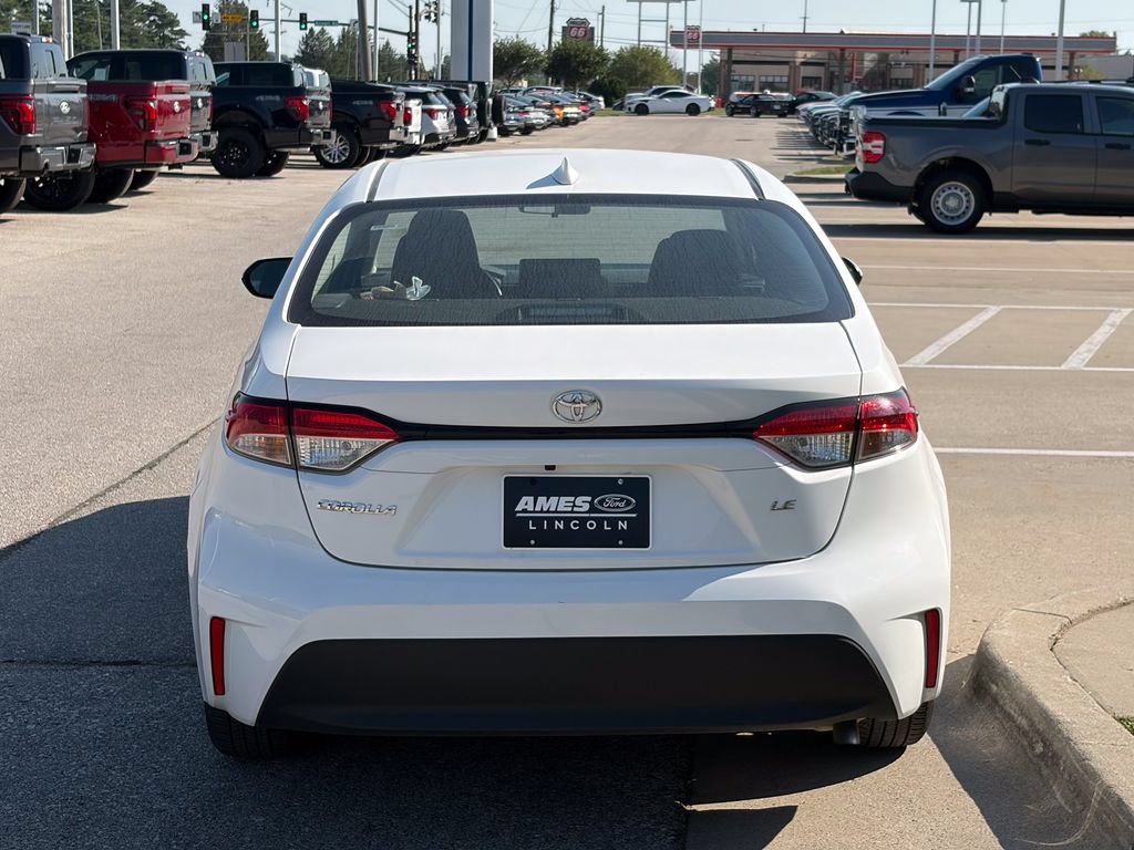 Used 2025 Toyota Corolla LE FWD image 5