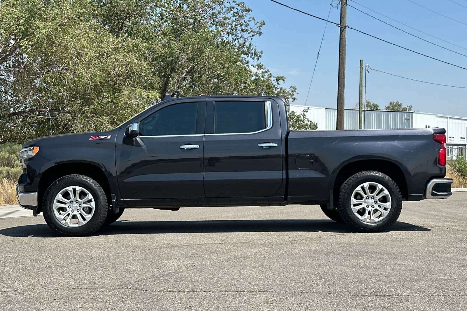 Used 2022 Chevrolet Silverado 1500 LTZ w/ LTZ Convenience Package II AWD/4WD image 5