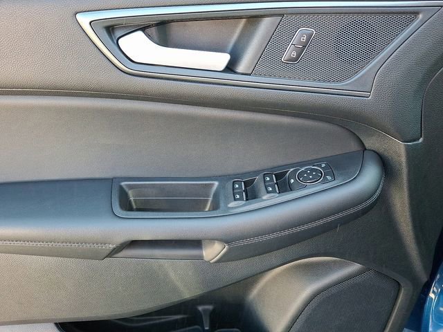 Certified 2024 Ford Edge SE w/ Black Appearance Package image 12