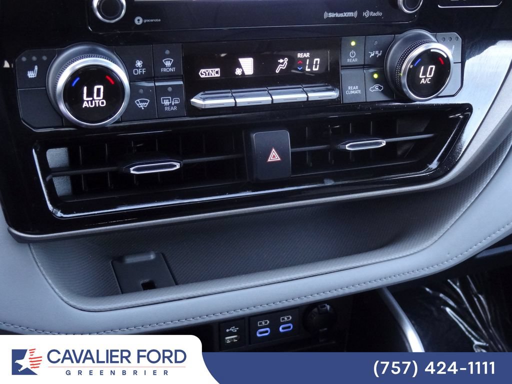 Used 2022 Toyota Highlander XLE AWD/4WD image 30