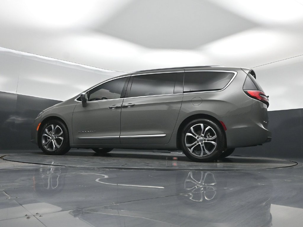 Used 2024 Chrysler Pacifica Pinnacle FWD image 44