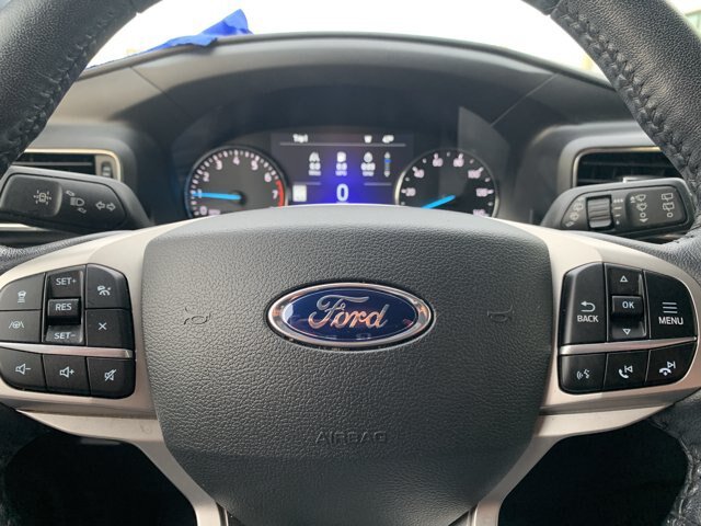 Certified 2022 Ford Explorer XLT w/ Equipment Group 202A AWD/4WD image 38
