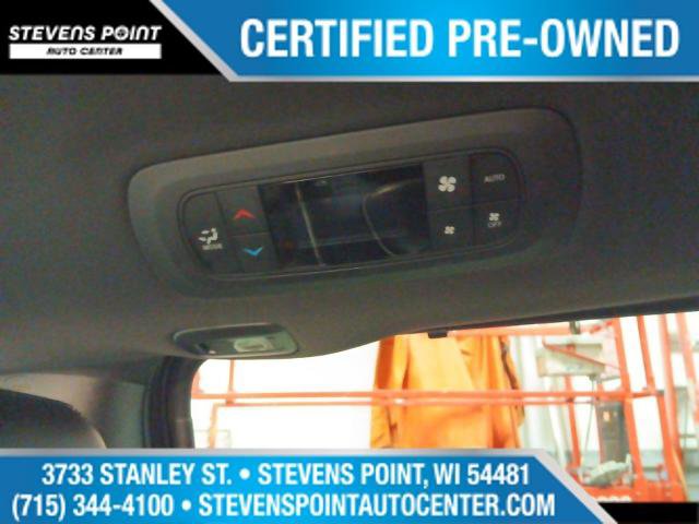 Used 2025 Chrysler Pacifica Limited image 33