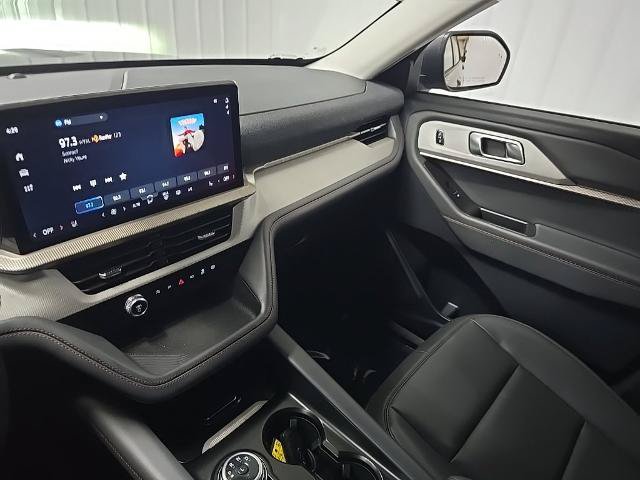 Certified 2025 Ford Explorer Active w/ Active Comfort Package AWD/4WD image 28
