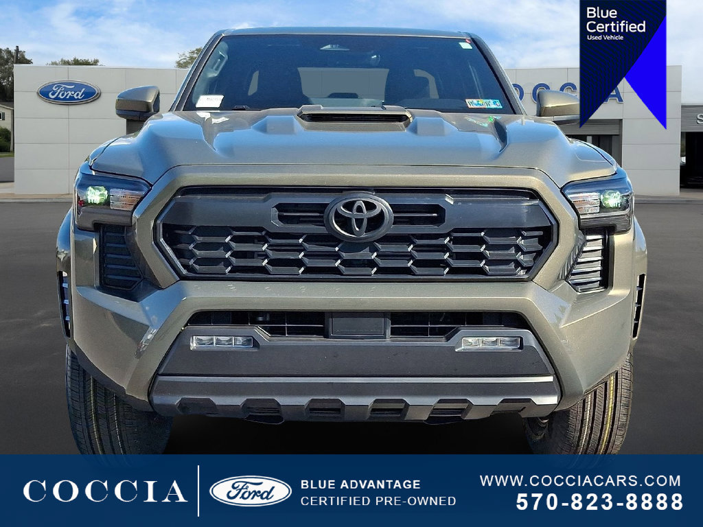 Used 2024 Toyota Tacoma TRD Sport AWD/4WD image 2