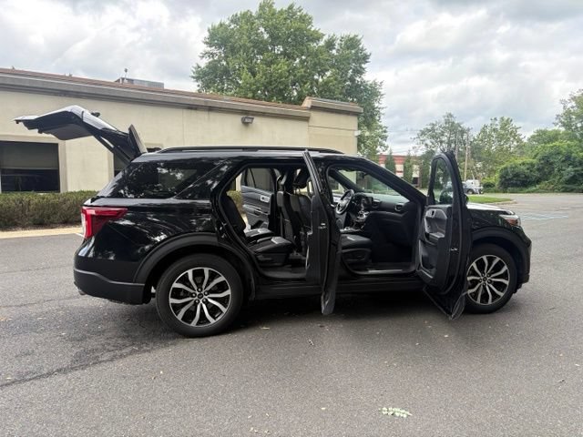 Certified 2023 Ford Explorer ST-Line w/ Class IV Trailer Tow Package AWD/4WD image 34