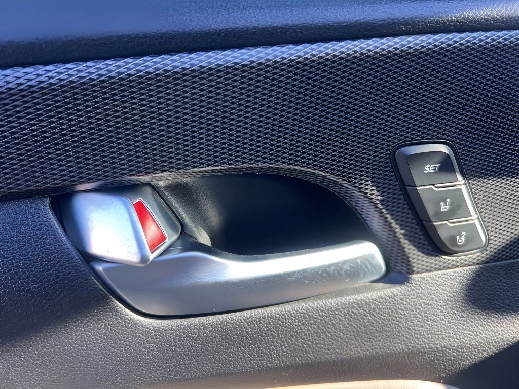 Used 2020 Hyundai Santa Fe Limited image 22