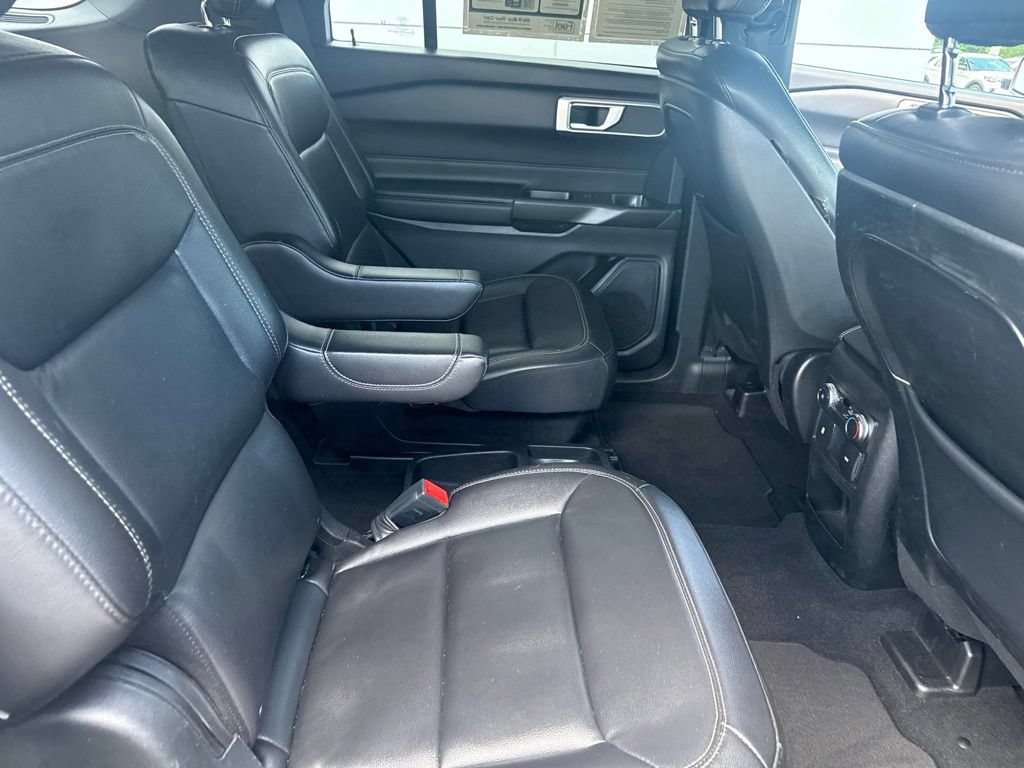 Certified 2020 Ford Explorer XLT w/ Equipment Group 202A RWD image 31