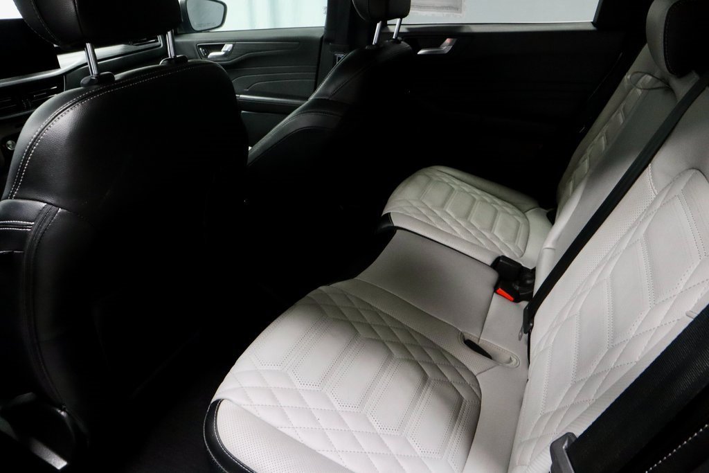 Certified 2023 Ford Escape SE w/ PHEV Premium Package image 23