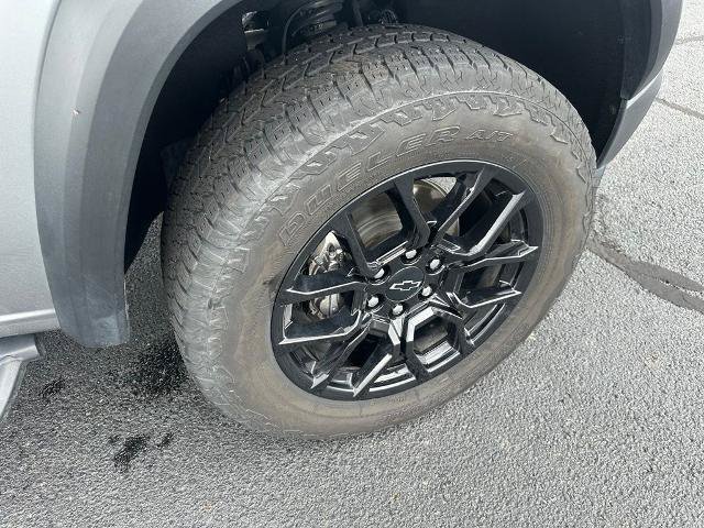 Used 2024 Chevrolet Colorado Trail Boss w/ LPO, Dark Essentials Package AWD/4WD image 23