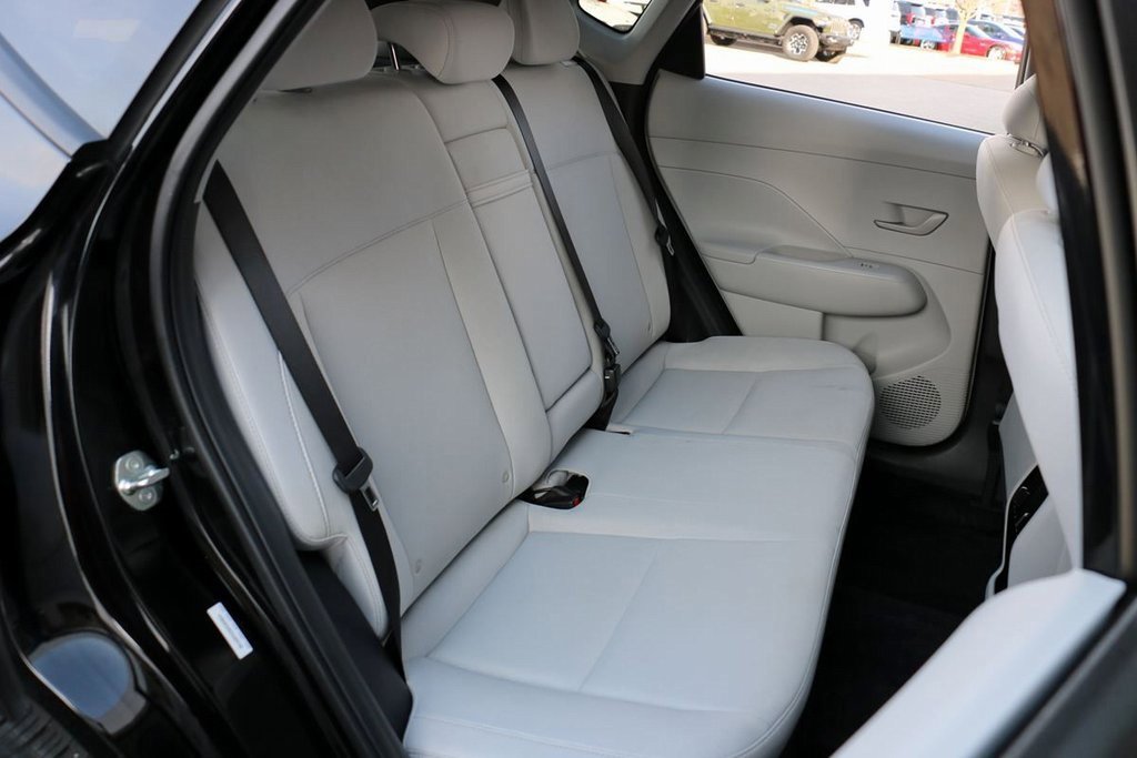 Used 2025 Hyundai Kona SEL image 28