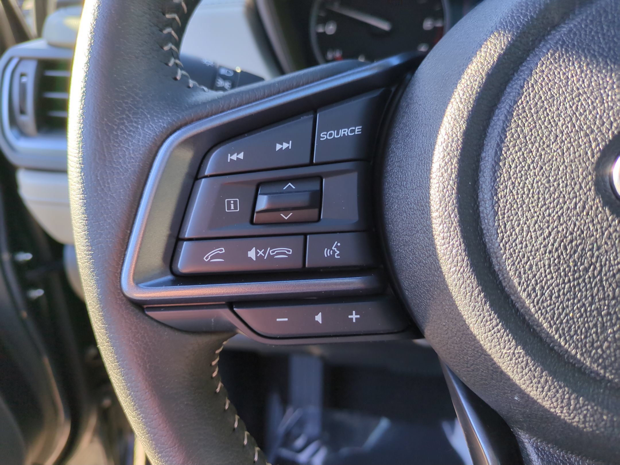 Used 2025 Subaru Forester Limited AWD/4WD image 19