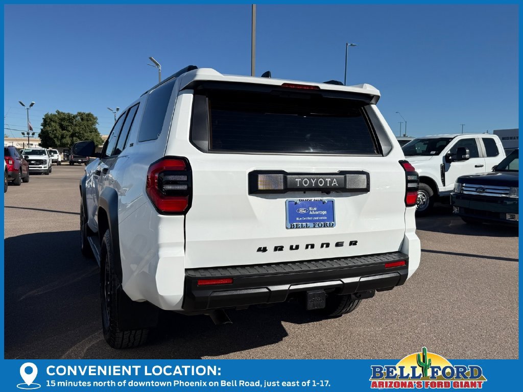 Used 2025 Toyota 4Runner SR5 AWD/4WD image 3