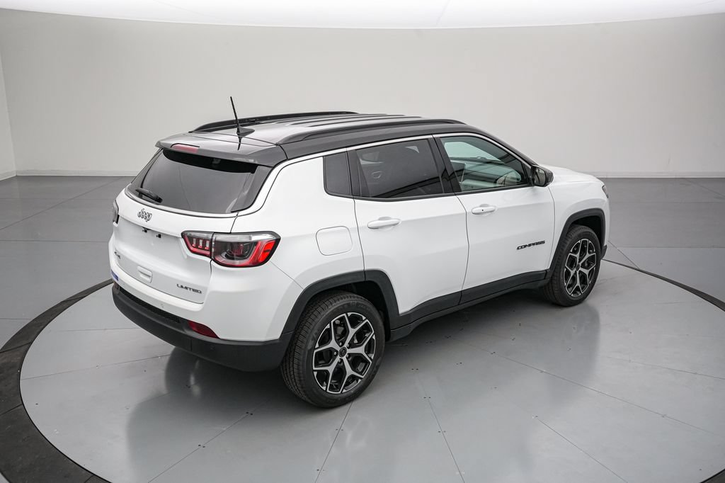 Used 2025 Jeep Compass Limited AWD/4WD image 4