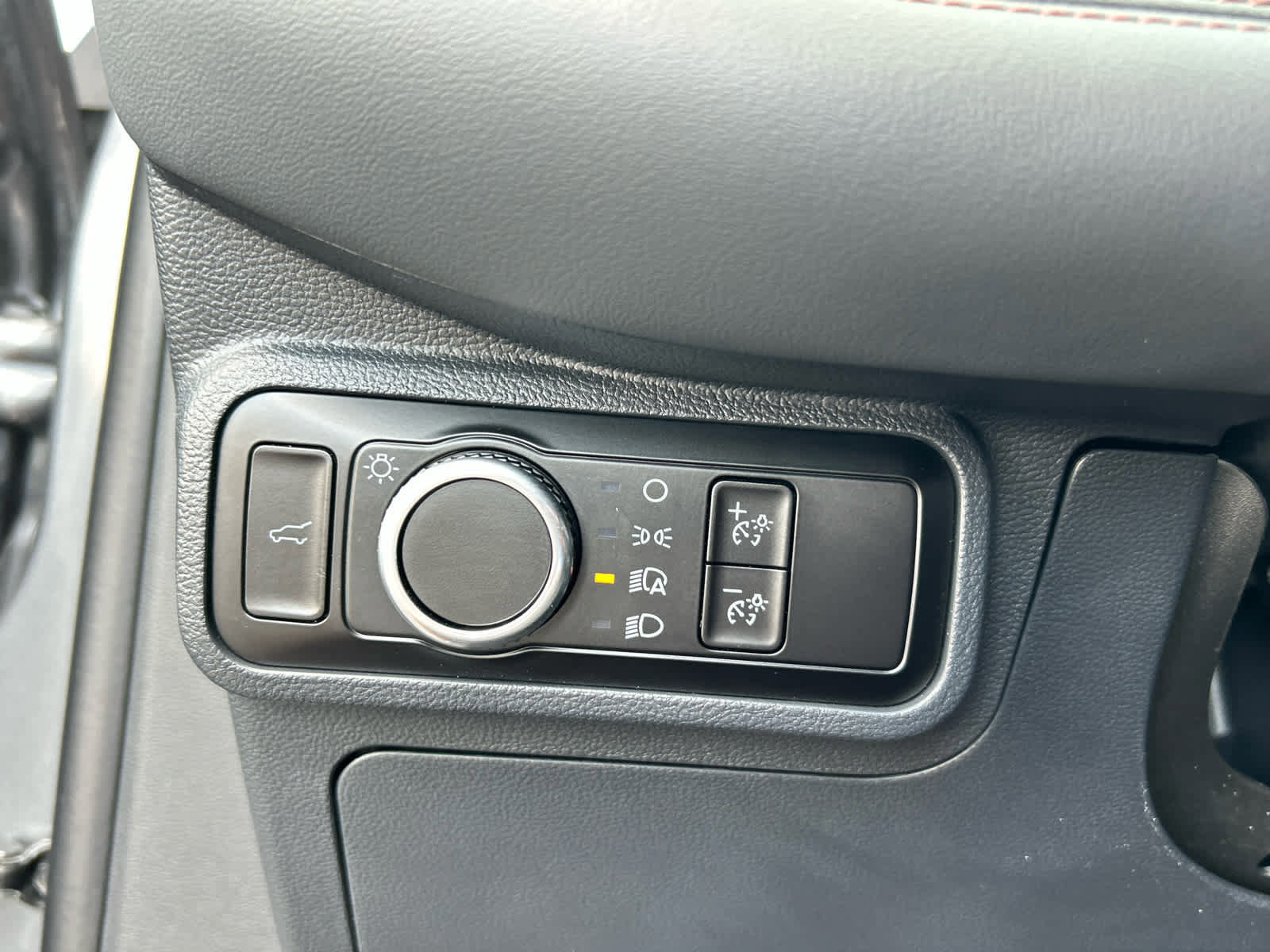 Certified 2025 Ford Explorer Active image 35