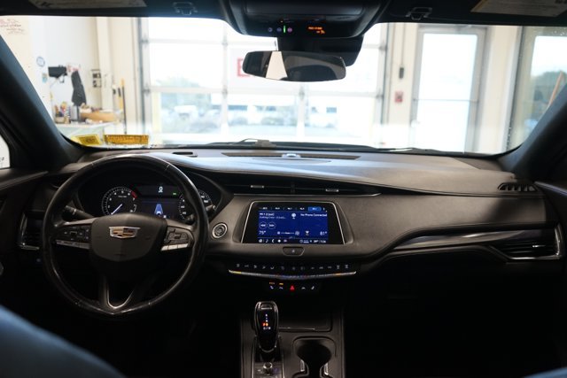 Used 2023 Cadillac XT4 Luxury w/ Cold Weather Package AWD/4WD image 30