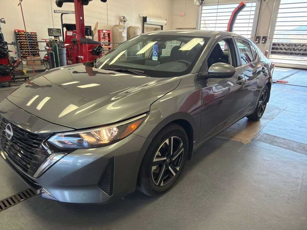 Used 2025 Nissan Sentra SV w/ All-Weather Package FWD image 5