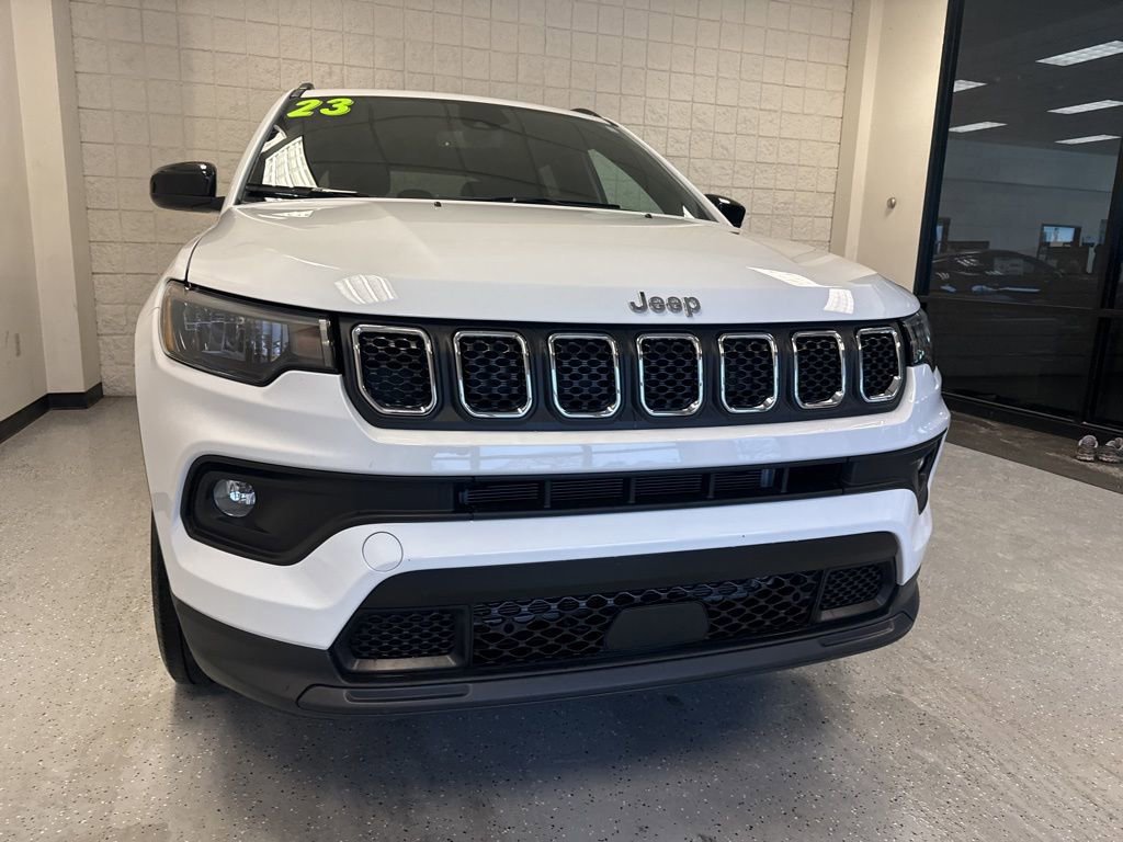 Used 2023 Jeep Compass Latitude image 16