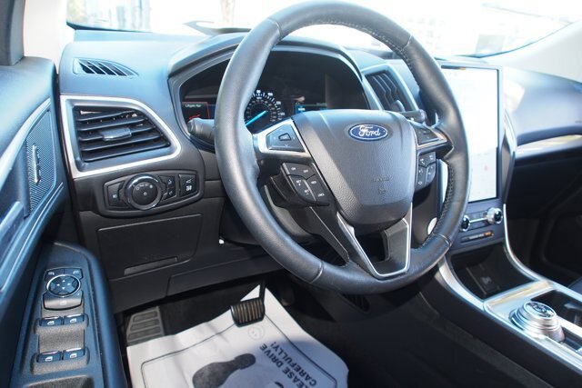 Certified 2024 Ford Edge SEL w/ Convenience Package AWD/4WD image 17