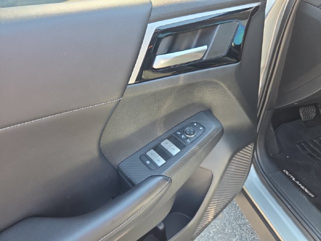 Used 2023 Mitsubishi Outlander SE AWD/4WD image 10