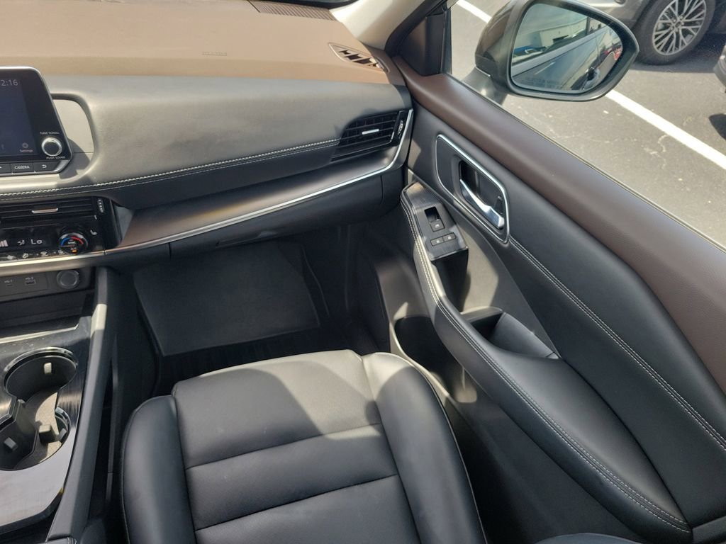 Used 2021 Nissan Rogue SV w/ Premium Package FWD image 14