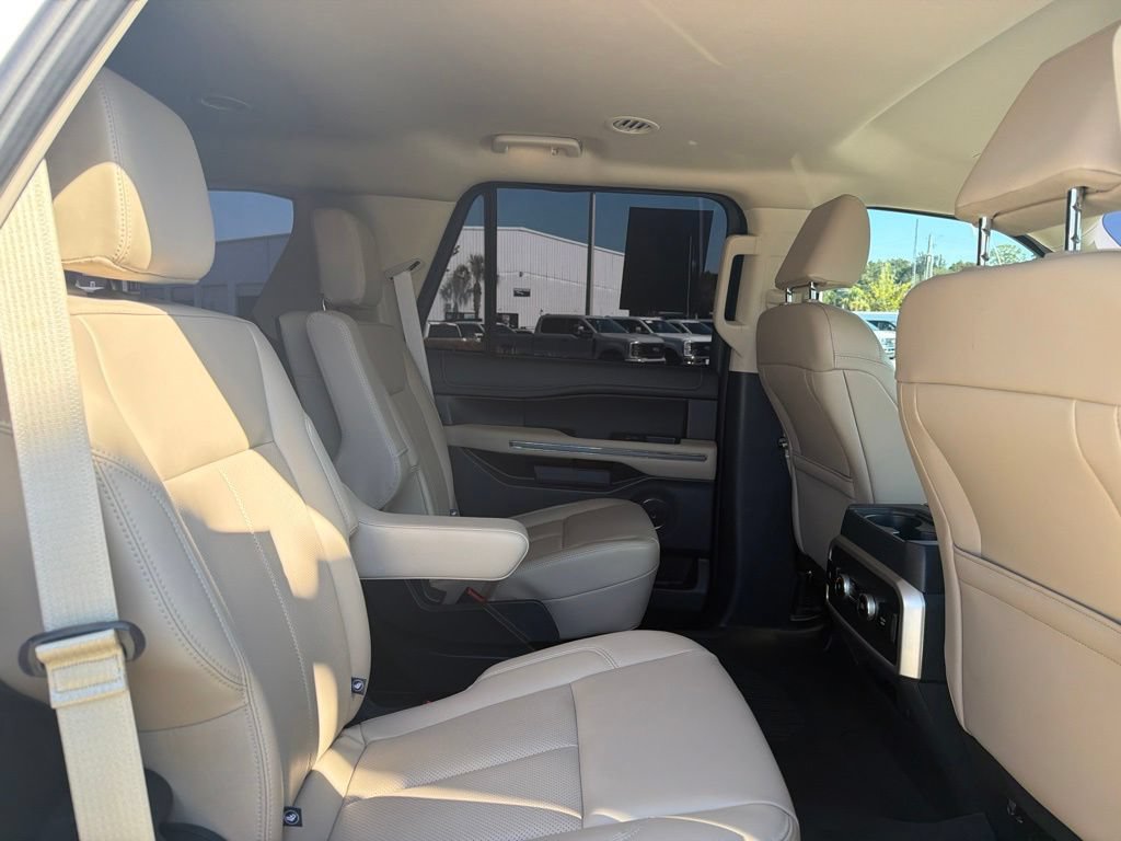 Certified 2024 Ford Expedition XLT RWD image 15